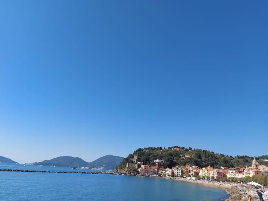 Elegante Appartamento La Spezia Centro Exterior photo